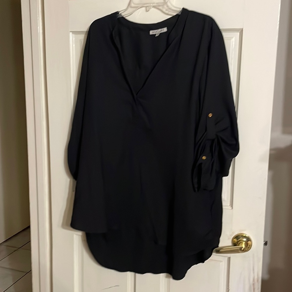Black 3/4 sleeve tunic with gold buttons